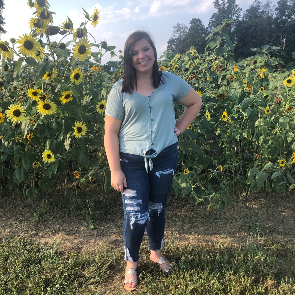 Meet your Posher, Jayde